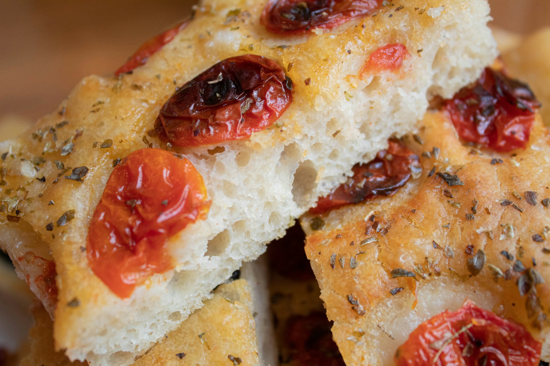Focaccia casera con tomate, receta de Desidero
