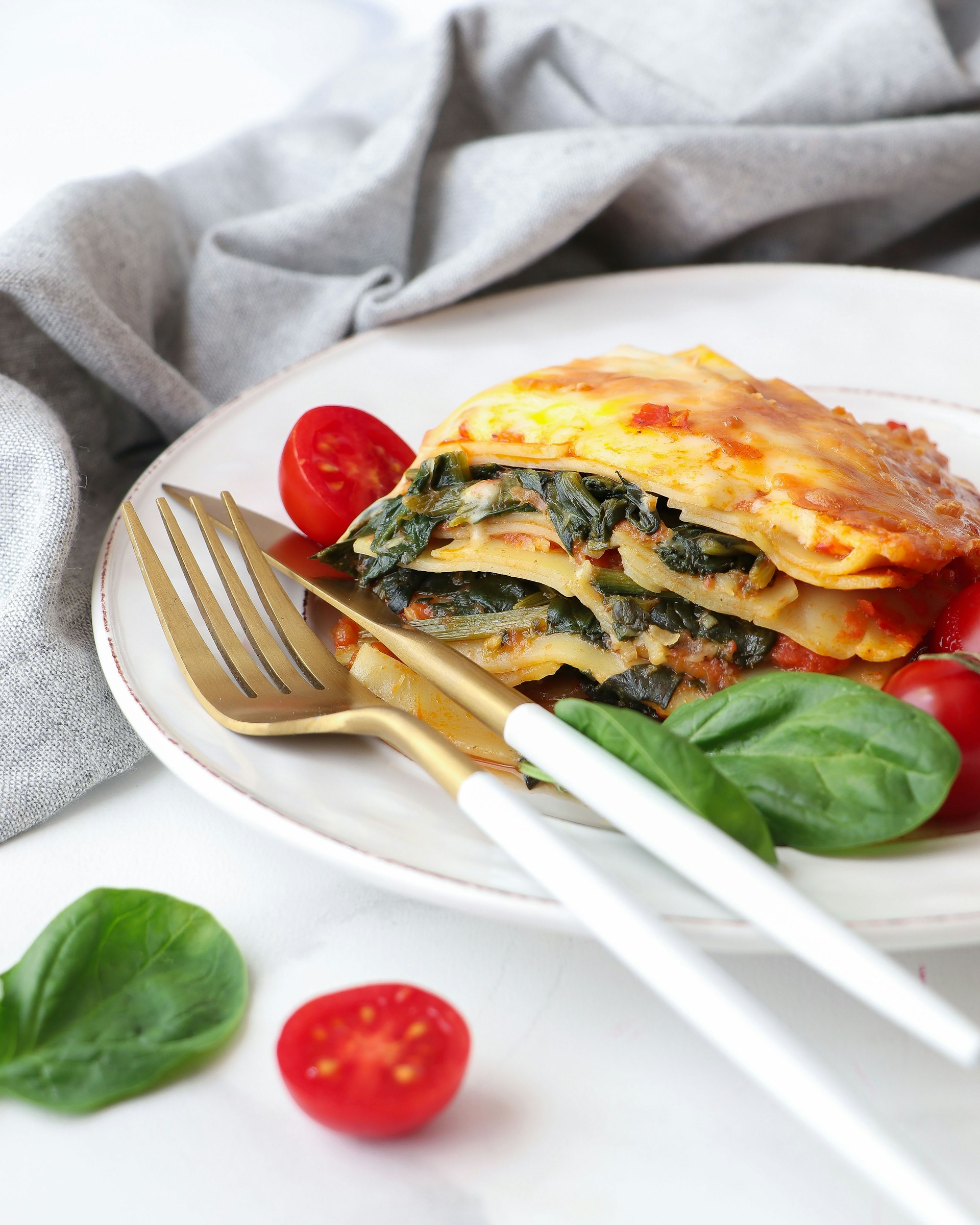 Porción de lasaña vegetal casera, receta de Desidero